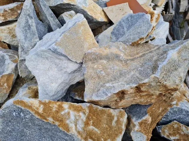 szürke márvány szikla