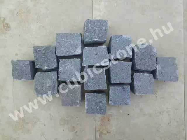andezit szürke kőkockák