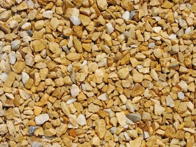 arany-okker márvány zúzott kő