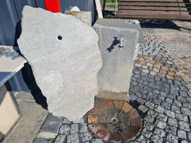kültéri dekoráció kő falikút variációk