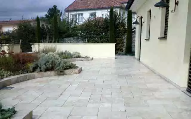 kő teraszburkolat