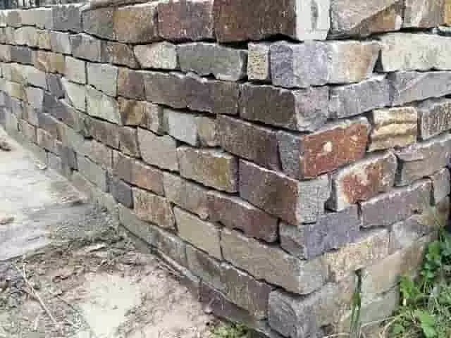 rozsdabarna andezit homlokzati kő rozsdabarna andezit homlokzati kő