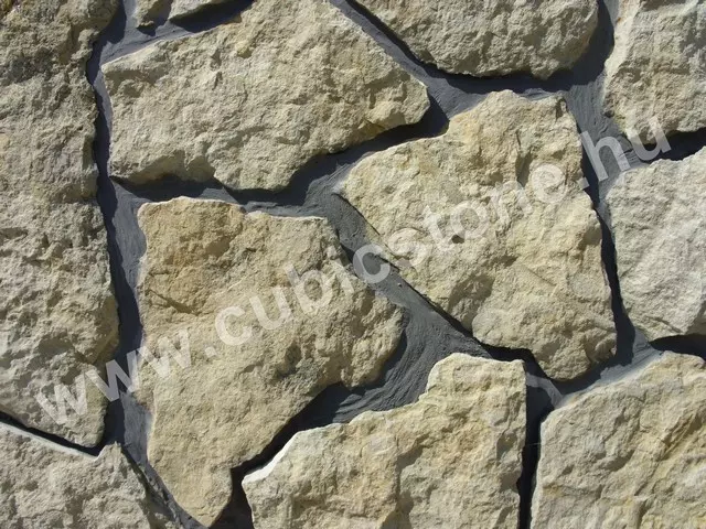 rusztikus, szabálytalan horvát mészkő lábazati kő
