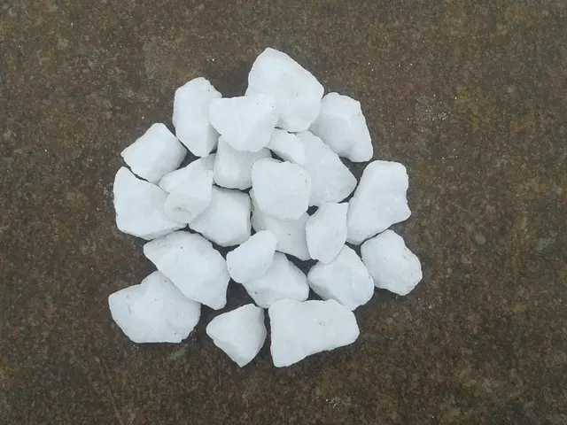 fehér Tassosi márvány zúzott kő